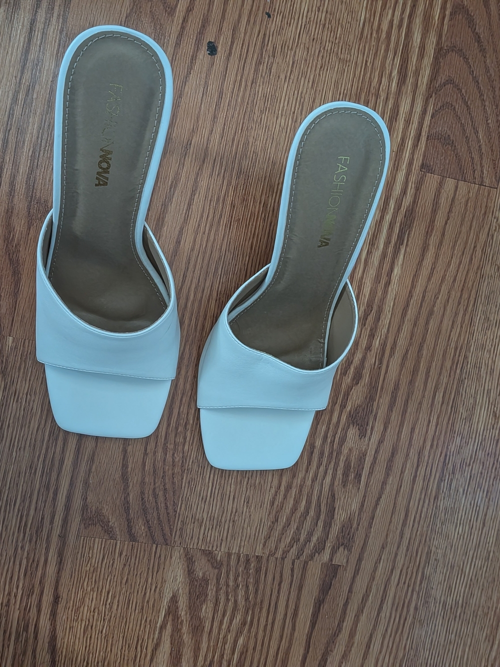 Fashion Nova White Slide Mules with Gold Knot Heel - Picture 7 of 8